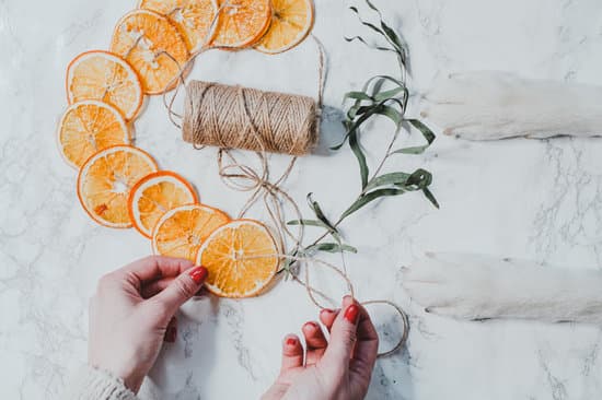 orange-christmas garland